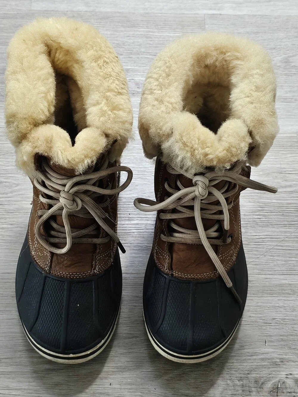 Crocs AllCast Luxe Duck Boots Women’s Size 7 Hazelnut Fur Lined Winter Boots